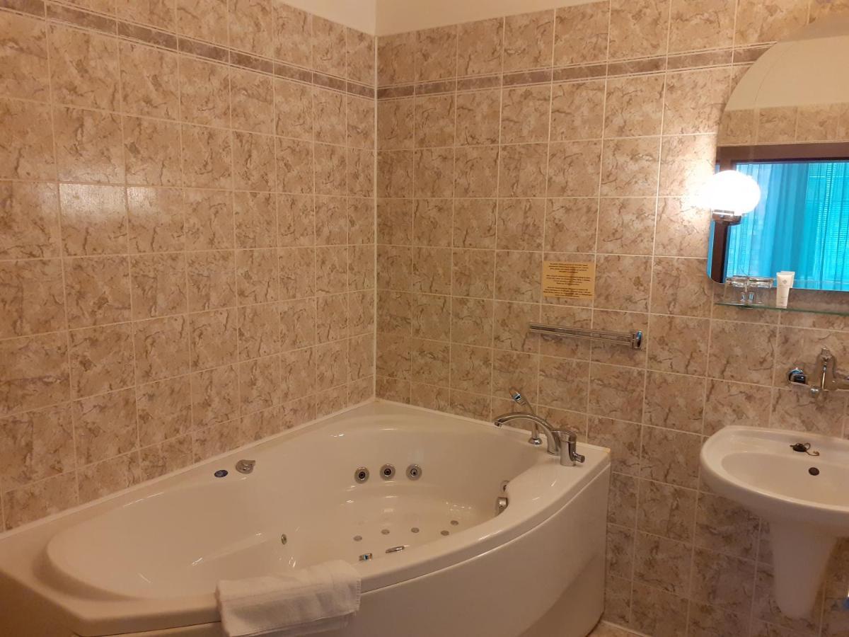 Hotel Uno Ústí nad Orlicí Extérieur photo