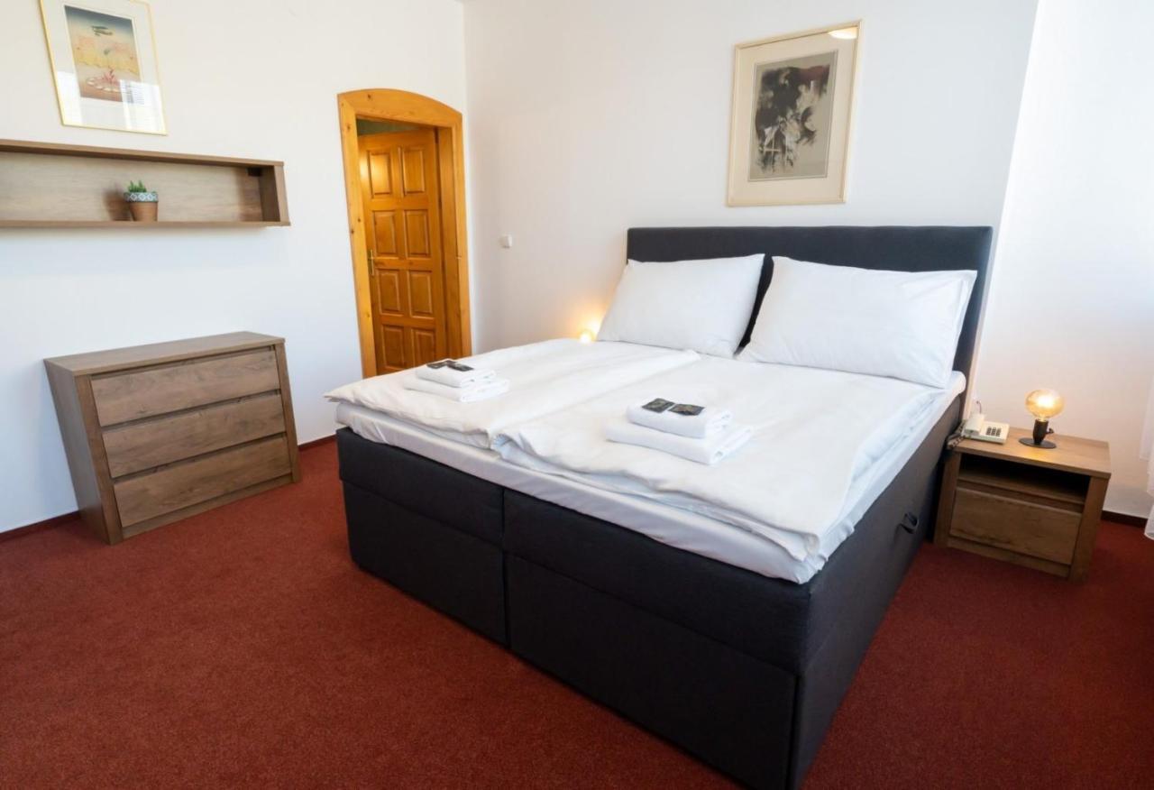 Hotel Uno Ústí nad Orlicí Extérieur photo